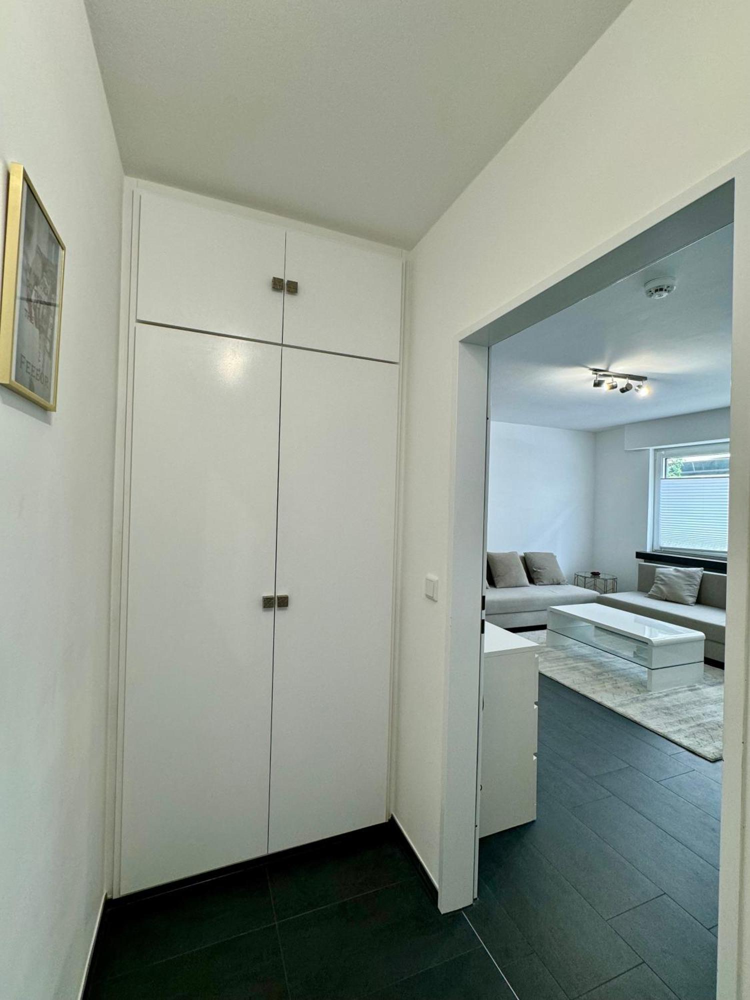 Single In Apartment Düsseldorf