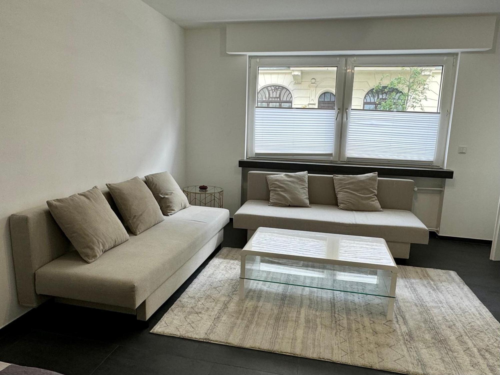 Apartment Single In *